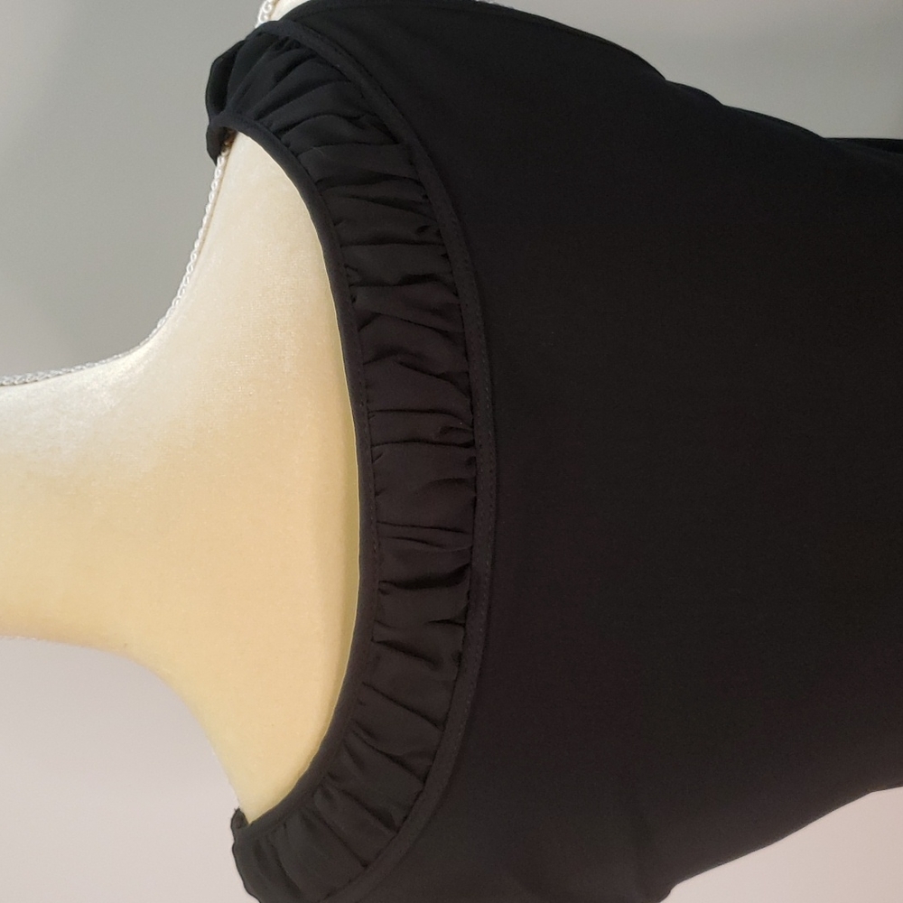 Chico's size 0 black take top.       B54 - Picture 4 of 8
